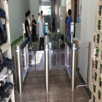 寫字樓人臉識別門禁考勤機 人臉識別通道閘機系統 