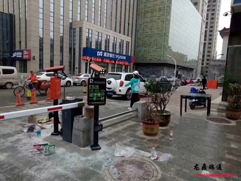 智能停車場系統的道閘安裝調試