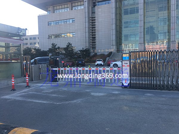 北京大興區某單位安裝伸縮電動門